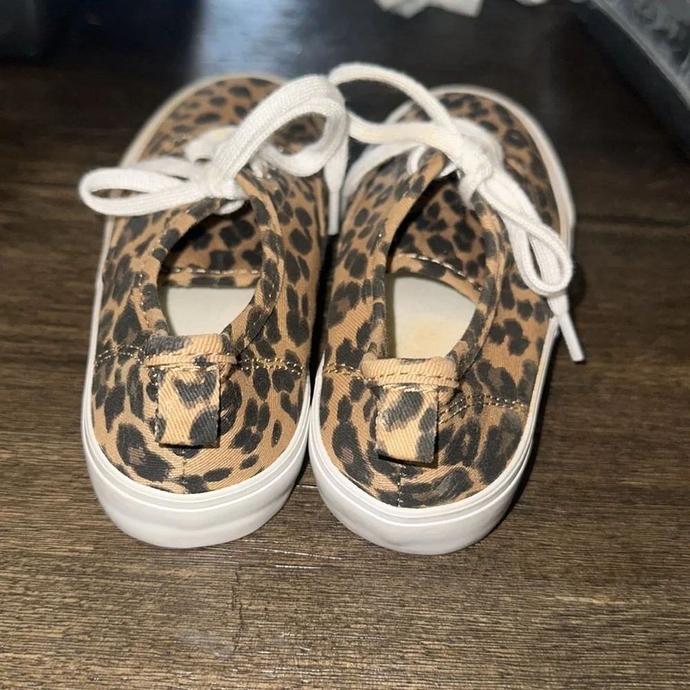 Girls Old Navy Leopard/Cheetah print sneakers‎ size 12